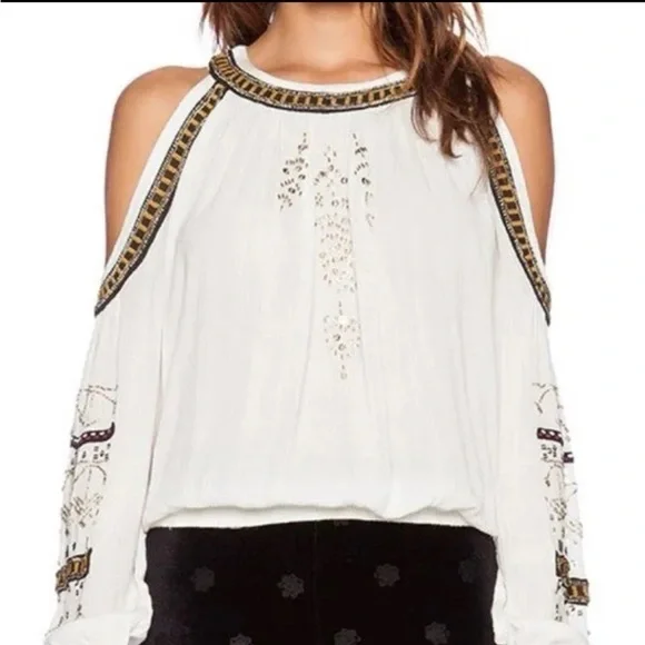 Free people give him the cold shoulder - Picture 2 of 9